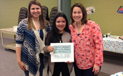 Meet Graduates Abril and Ashley